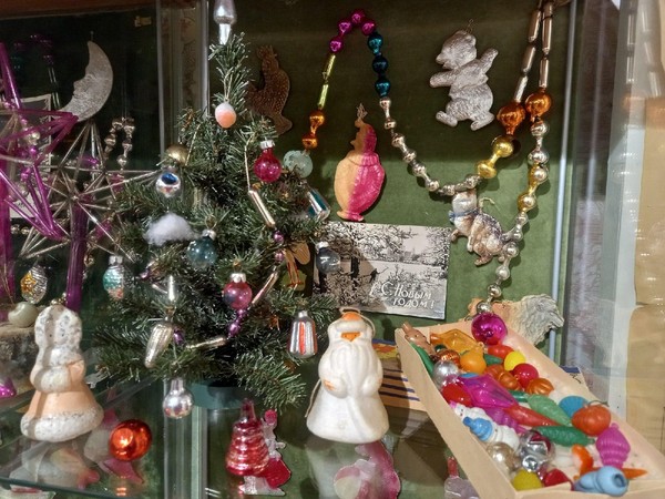 В блеске ёлочных огней