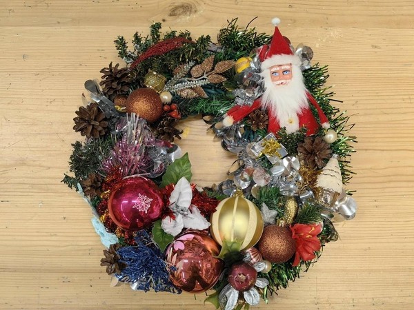 Новогодние подарки. Рождественский венок