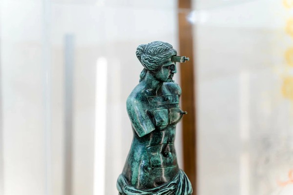 Музы и мастера: женский взгляд на гениев