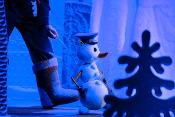 Спектакль «Снеговик-почтовик»