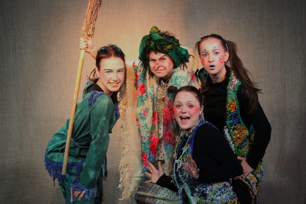 Спектакль «В гостях у Бабы-яги»