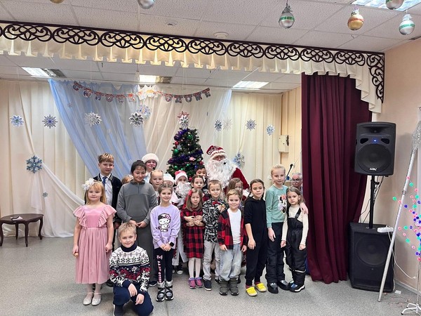 Новогодний утренник «Праздник к нам приходит»