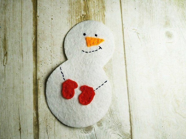 Мастер-класс «Фетровый снеговик-брошь»