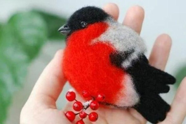 Мастер-класс «Брошь из шерсти «Снегирь»