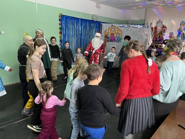 Новогодний праздник для детей «В день последний декабря…»