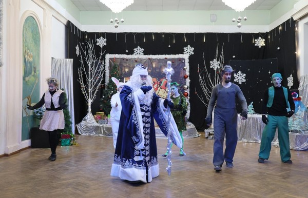 Новогодний детский утренник «Конь Юлий и волшебная подкова»