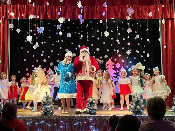 Праздничный концерт «В Новый год в кругу друзей»