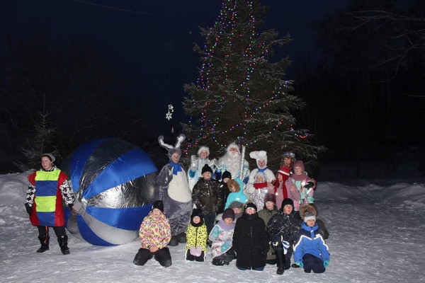 «Снова, снова Новый год» Открытие уличной ёлки