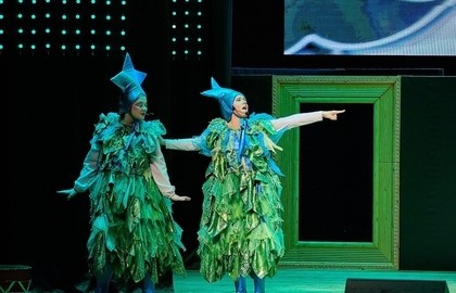 Как ёлочка пингвинёнка искала