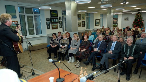 Устный журнал Клуба «Корвет» «Будут радость, смех, подарки…»