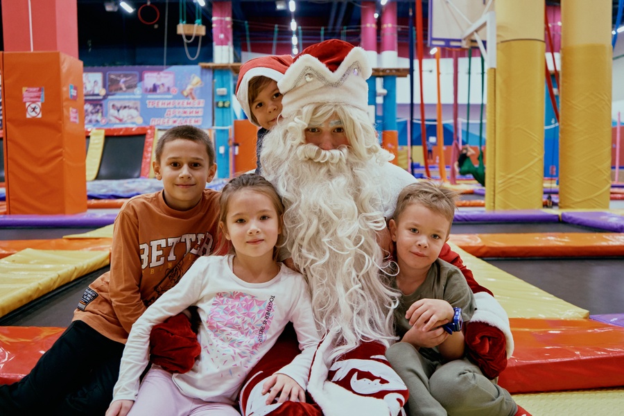 Новый год, где дети — герои сказки, а праздник — в движении!