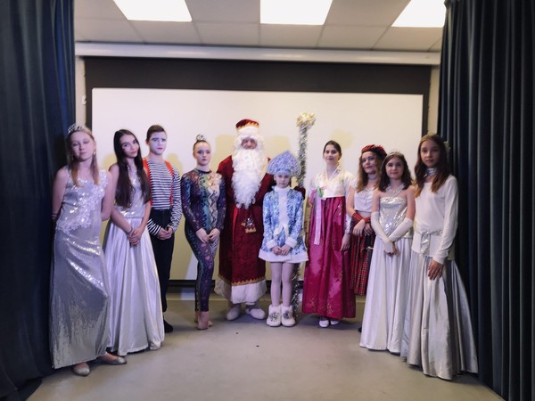 Интерактивный спектакль «Сказочное странствие с Дедом Морозом»