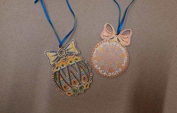 Мастер-класс «Роспись елочных деревянных украшений»