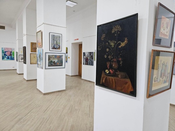 Выставка «Человек рядом. Интерьер/Натюрморт»