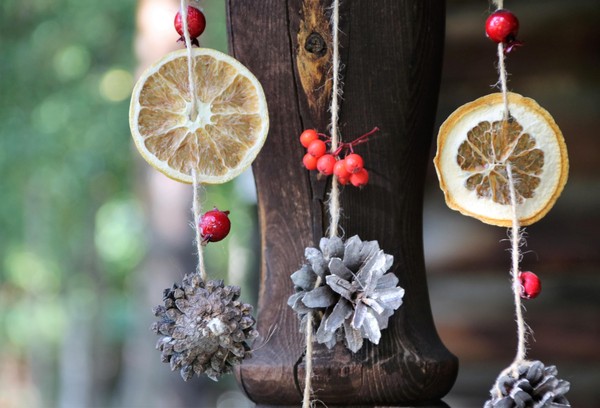 Мастер-класс «Карусель из шишек»