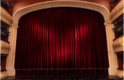 БЕЛОСНЕЖКА И СЕМЬ ГНОМОВ