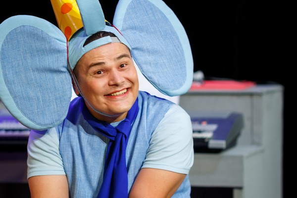 Спектакль «У Слоненка день рождения»