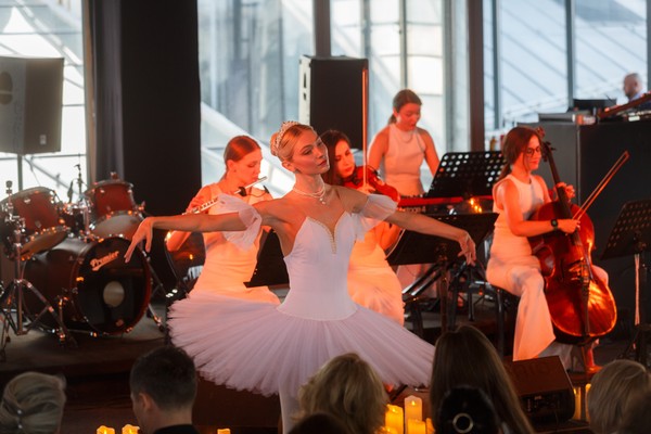 Christmas Classics: Рождественская музыка и балет при свечах