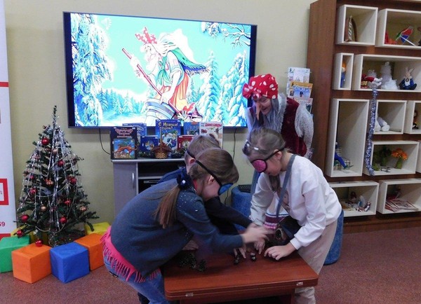 Познавательная игровая программа«По следам Деда Мороза»