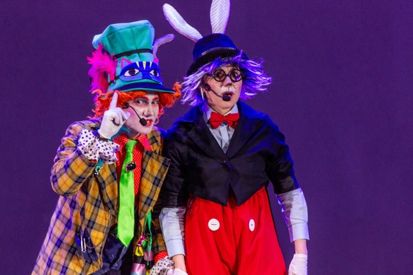 Алиса в Новогодней стране чудес