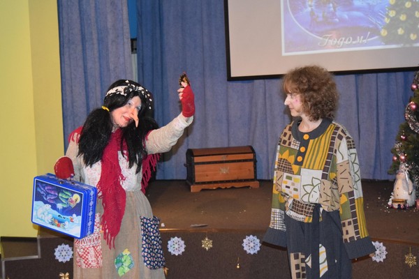 Утренник «Новогодние проказы Шапокляк и Бабы-Яги»