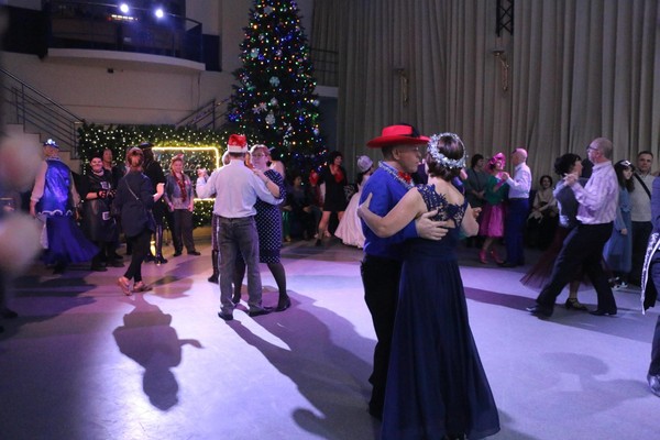 Новогодний танцевальный вечер