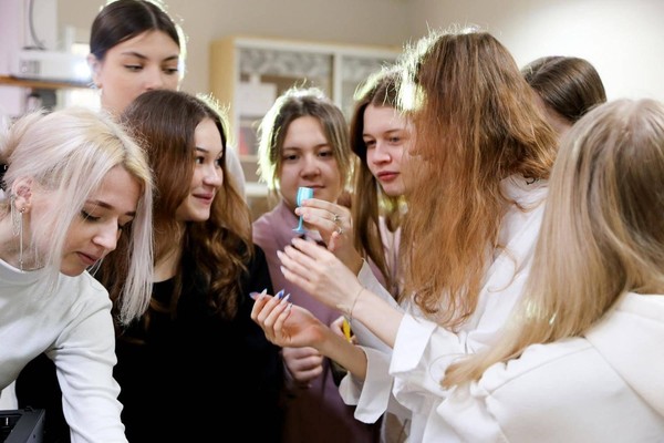 Мастер-класс «Новогоднее украшение: создаем уникальные игрушки и открытки в объема 3D»