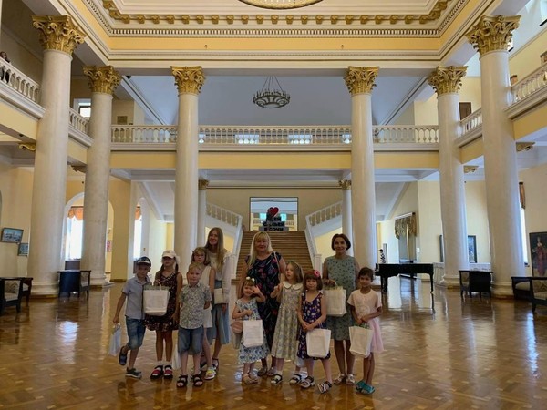 Экскурсия «Тайны Зимнего театра: путешествие в мир искусства и истории»