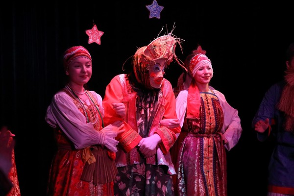 Театрализованное представление «Чудеса накануне Рождества»