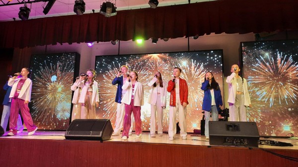 Программа «Новогодняя дискотека: танцы и традиции праздника»