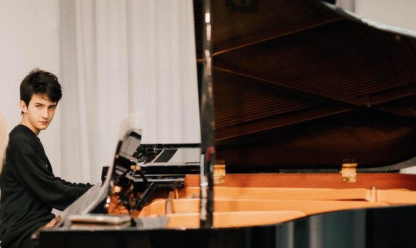 «Рождественский рояль»