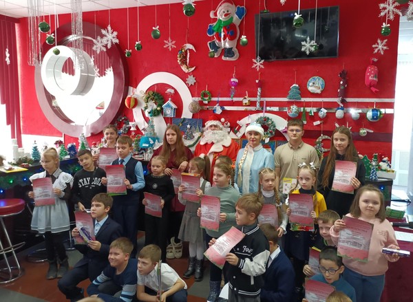 Открытие выставки новогодних поделок «Мастерская Деда Мороза и Снегурочки»