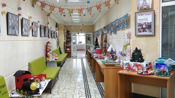 Выставка адвент-календарей «В поисках новогоднего настроения»