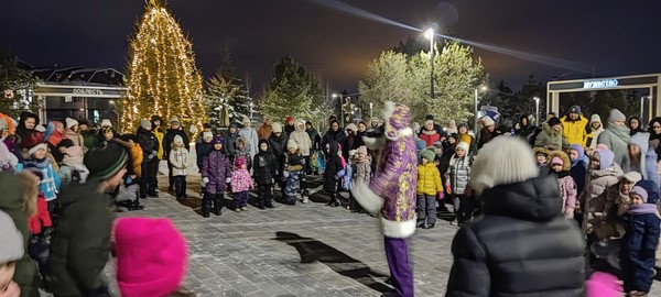 Встречаем Новогодний праздник в Казарово! Дед Мороз, Снегурочка и волшебство у ёлки
