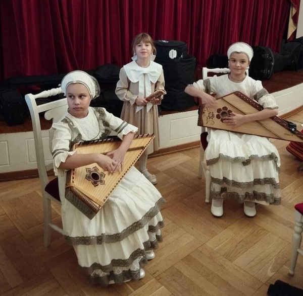 Новогодний концерт учащихся отдела народных инструментов