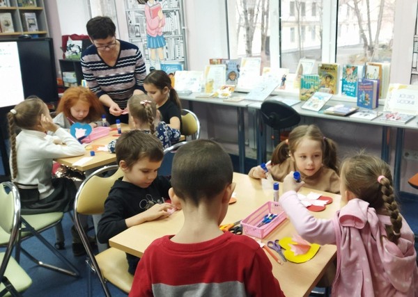 «Новогодняя мастерская Деда Мороза»: занятия литературно-творческой мастерской