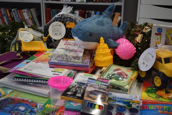 Благотворительная акция «Добрые подарки под Новый год»