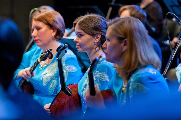 Новогодняя сказка с интермедией «Двенадцать месяцев: версия «Снегурочки»