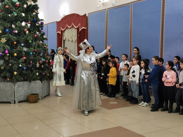 Новогодняя программа «В царстве Снежной Королевы»