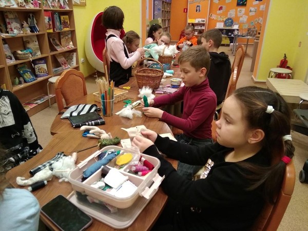 День веселой рукавички