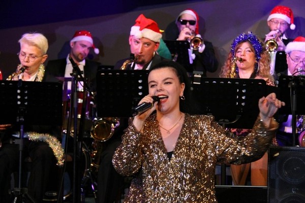 Праздничные вечера в ретро-стиле «Новогодний огонёк»