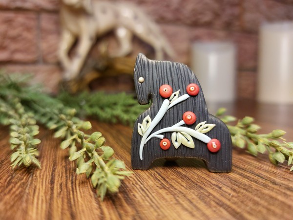 Мастер-класс по лепке из полимерной глины Брошь «Конь»