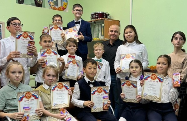 Новогодний концерт семейных ансамблей Отделения духовых ударных инструментов