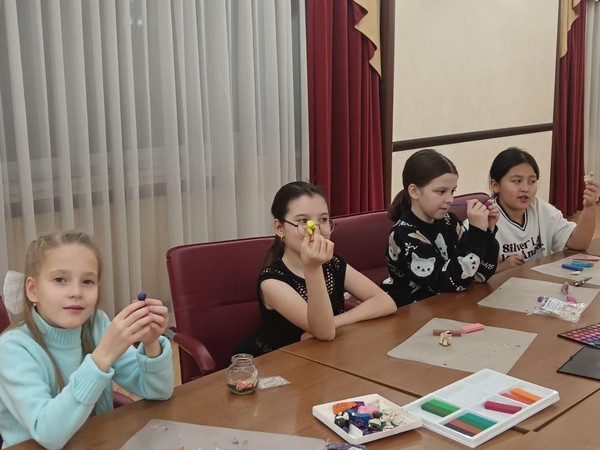 «Елочные игрушки»