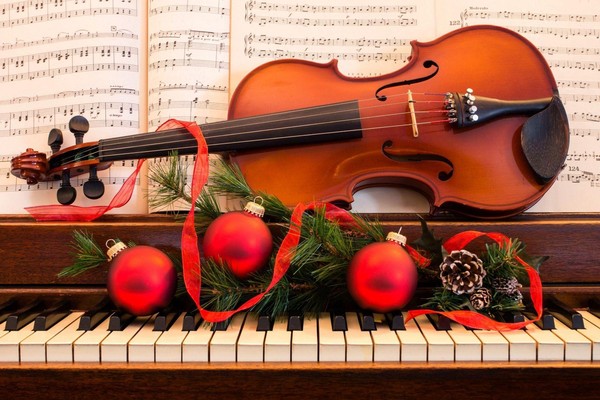 Праздничная программа на тему: «Традиции празднования Нового года и Рождества»