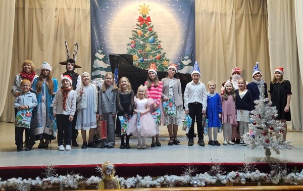 Концерт «Новый год стучится в двери»