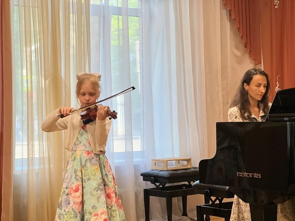 Академический концерт на струнно-смычковым отделении