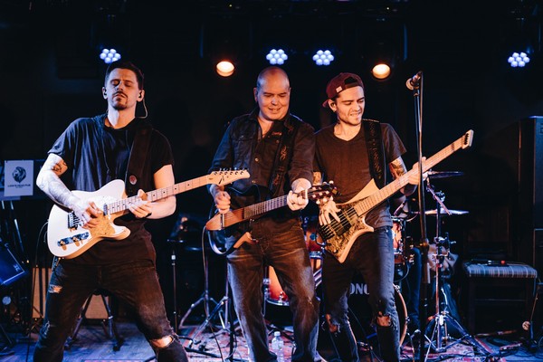 Скип. Новогодняя танцплощадка «Папина музыка»