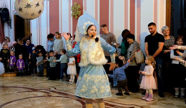 Новогоднее представление «Кот и пес»