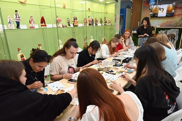 Программа «Поэзия льда и снега: графические зарисовки и акварельные стихи»